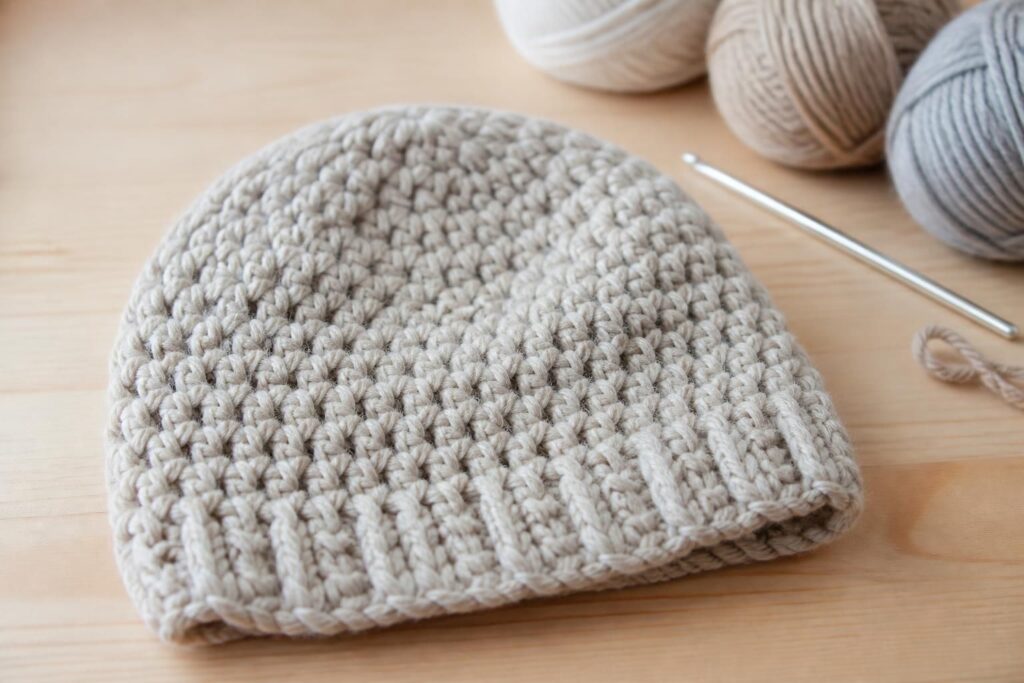 découvrez notre patron gratuit super facile pour réaliser un bonnet au crochet. parfait pour les débutants, ce tutoriel vous guide étape par étape pour créer votre propre bonnet stylé.